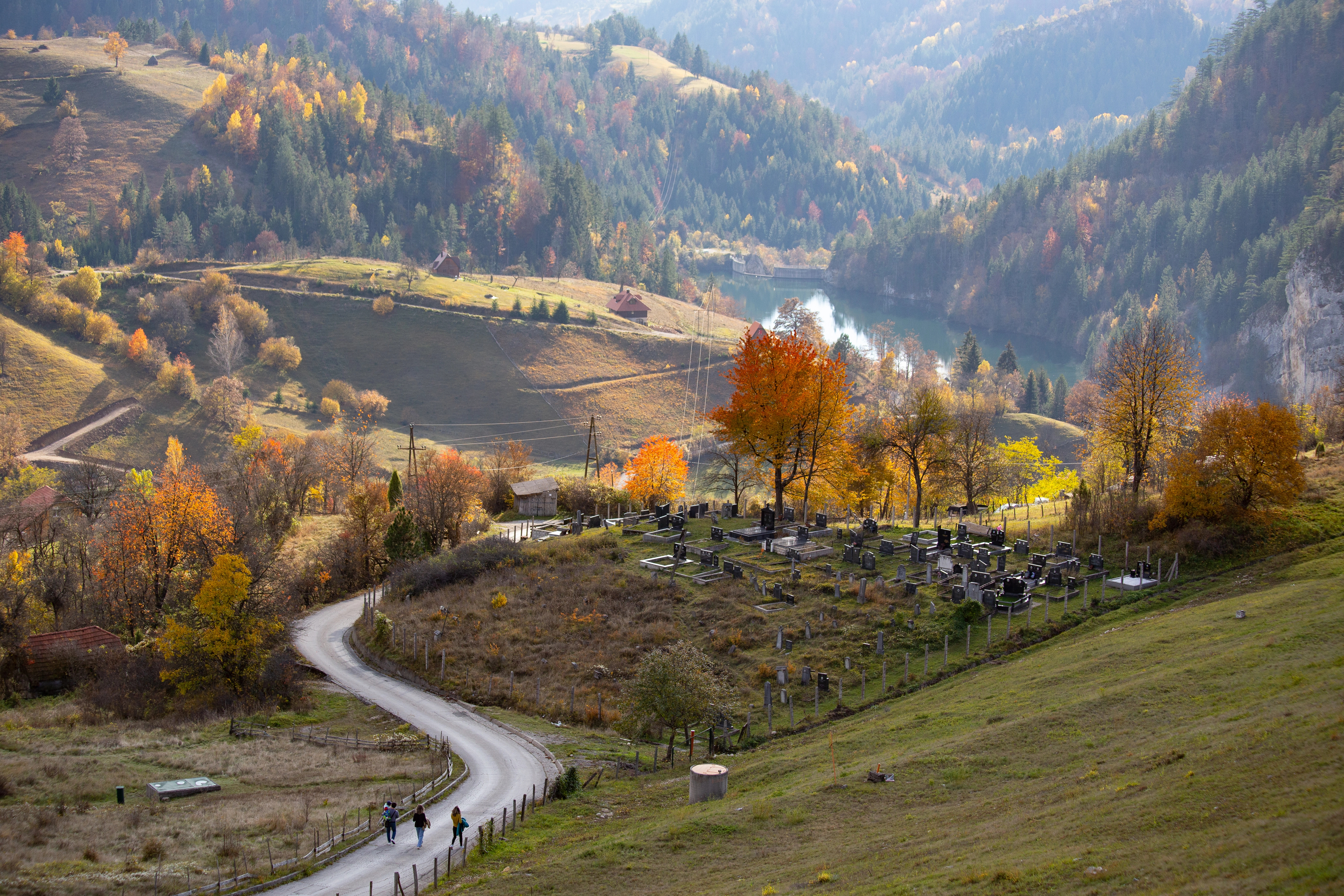 Mokra Gora i Drvengrad pozadina za ekran