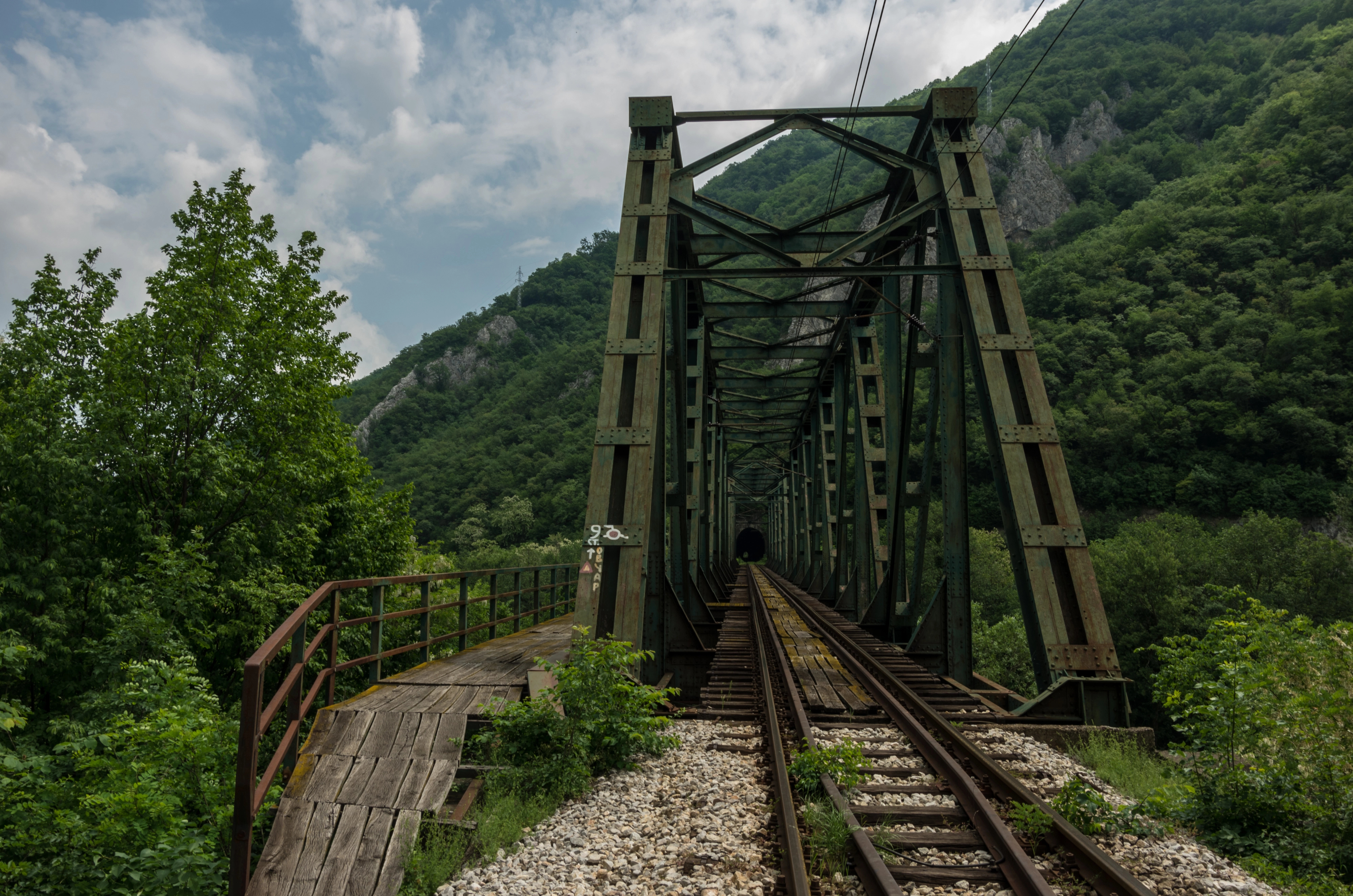 Ovčarsko-kablarska klisura pozadina za ekran