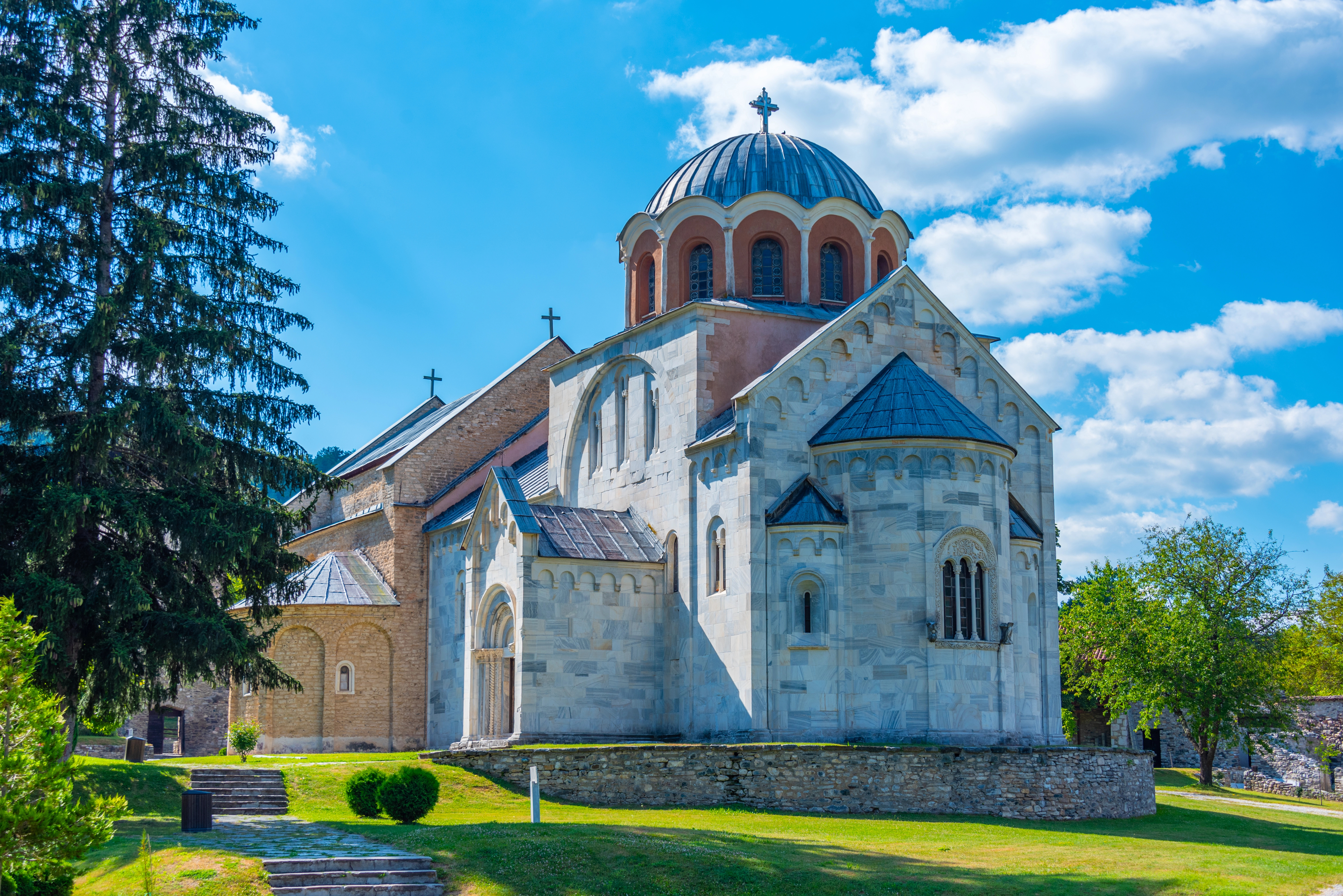 Manastir Studenica pozadina za ekran